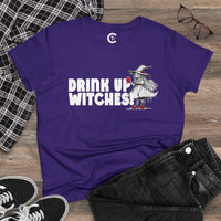 'Drink Up Witches' Women's Fitted T-Shirt - Party Witch with Red Solo Cup for Girl Power Vibes