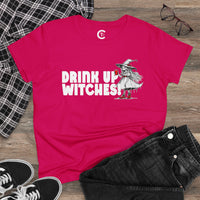 'Drink Up Witches' Women's Fitted T-Shirt - Party Witch with Red Solo Cup for Girl Power Vibes
